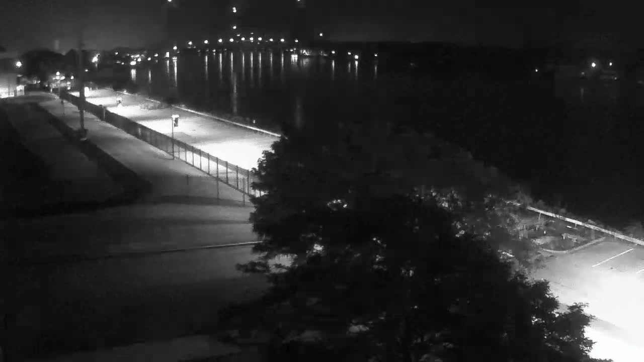 Cape Cod Canal & Railroad Bridge Live Cam - Bourne, Barnstable, Massachusetts, USA