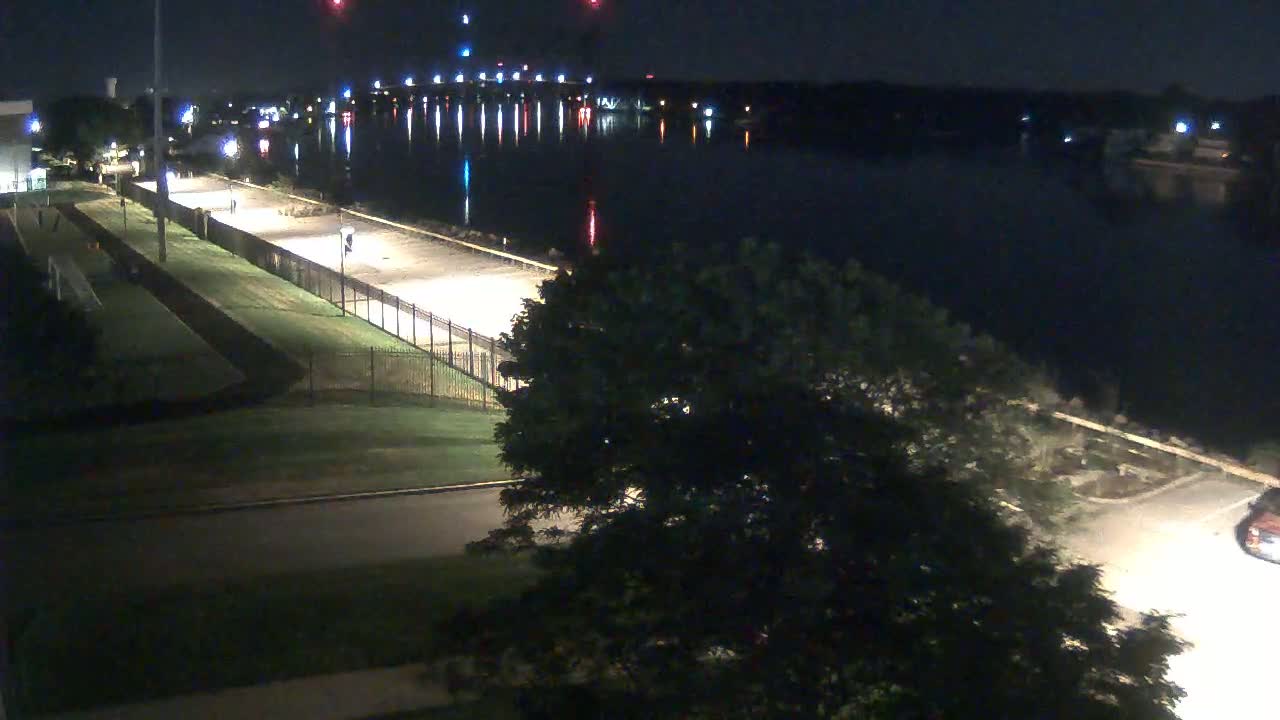 Cape Cod Canal & Railroad Bridge Live Cam - Bourne, Barnstable, Massachusetts, USA