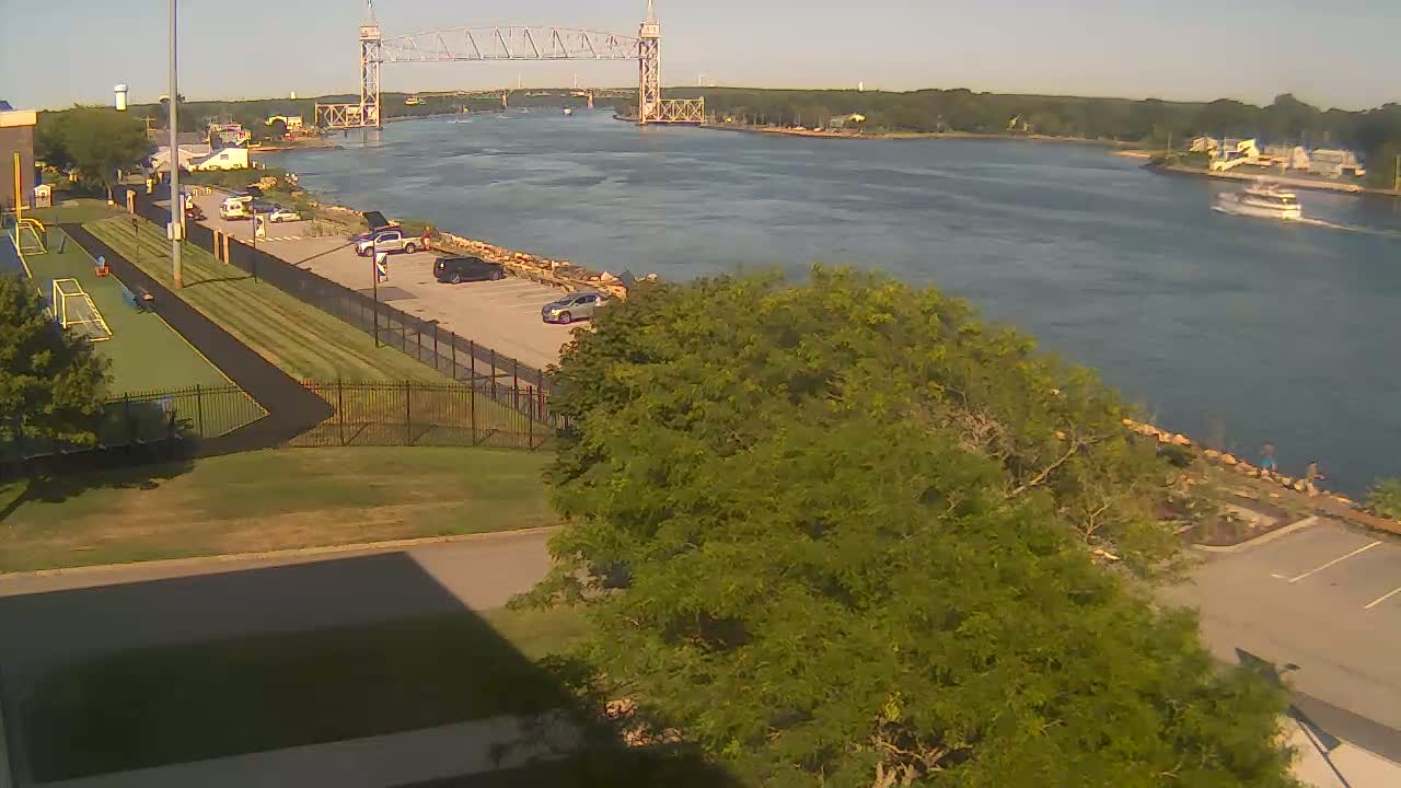 Cape Cod Canal & Railroad Bridge Live Cam - Bourne, Barnstable, Massachusetts, USA