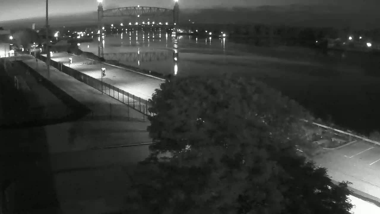 Cape Cod Canal & Railroad Bridge Live Cam - Bourne, Barnstable, Massachusetts, USA