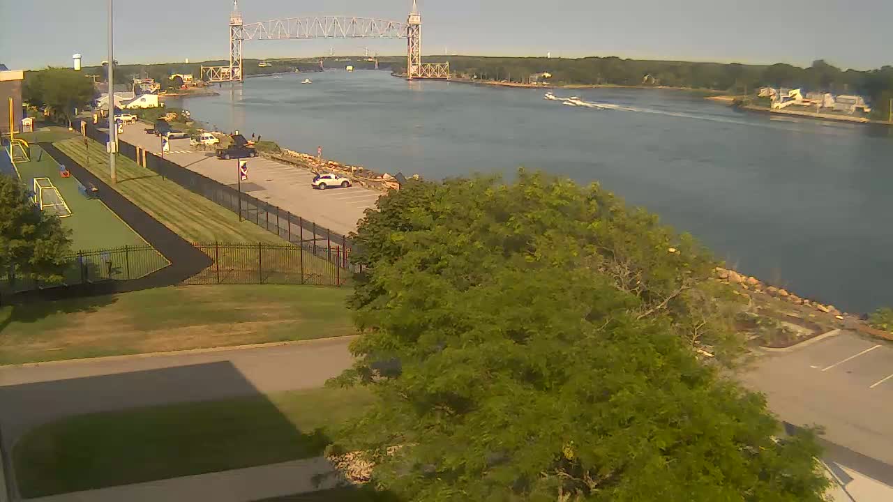 Cape Cod Canal & Railroad Bridge Live Cam - Bourne, Barnstable, Massachusetts, USA