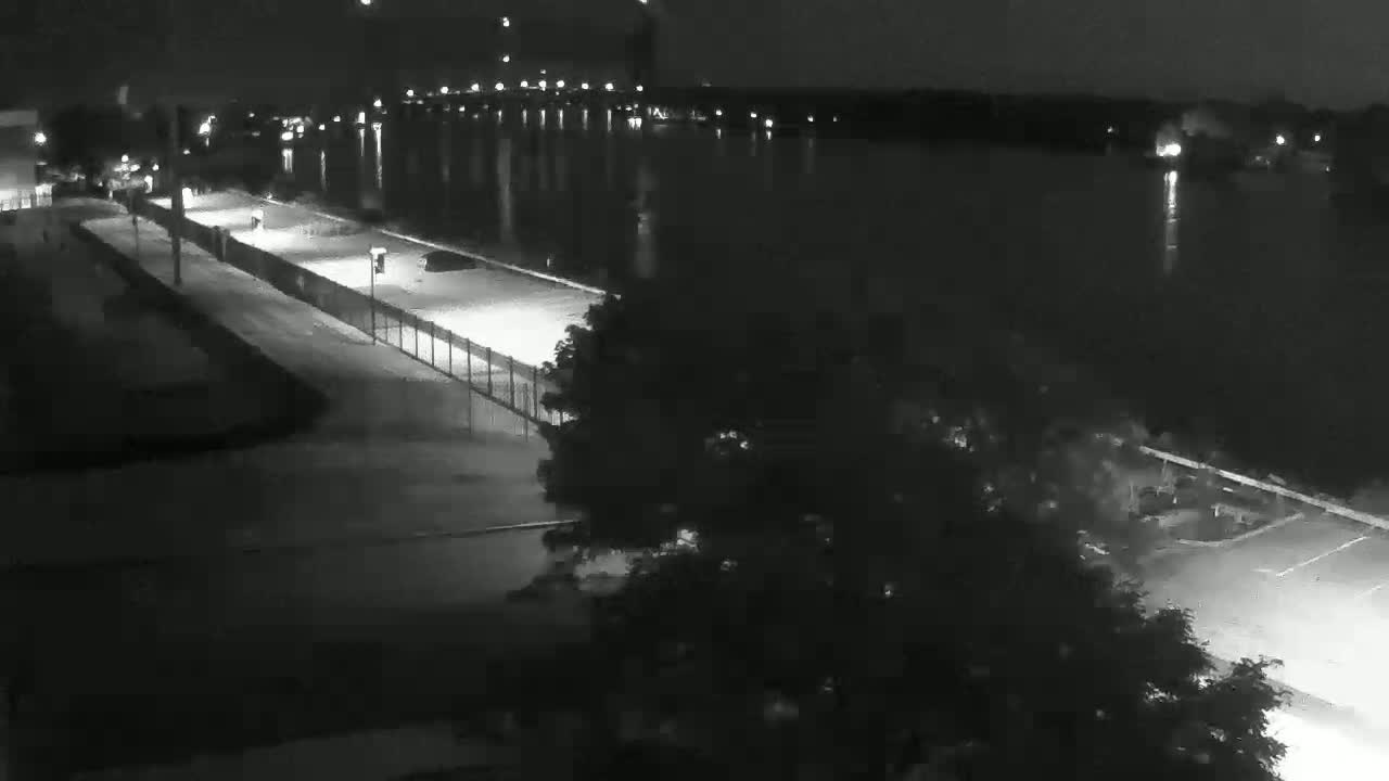 Cape Cod Canal & Railroad Bridge Live Cam - Bourne, Barnstable, Massachusetts, USA