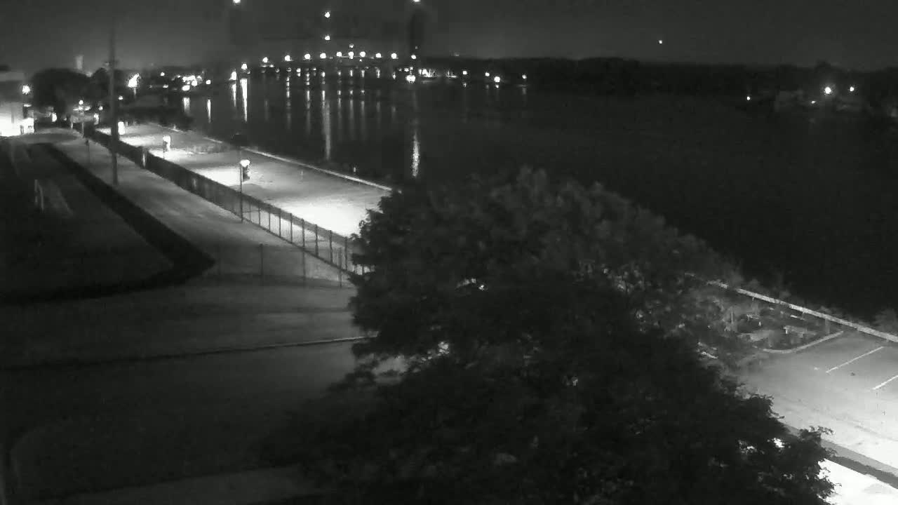Cape Cod Canal & Railroad Bridge Live Cam - Bourne, Barnstable, Massachusetts, USA