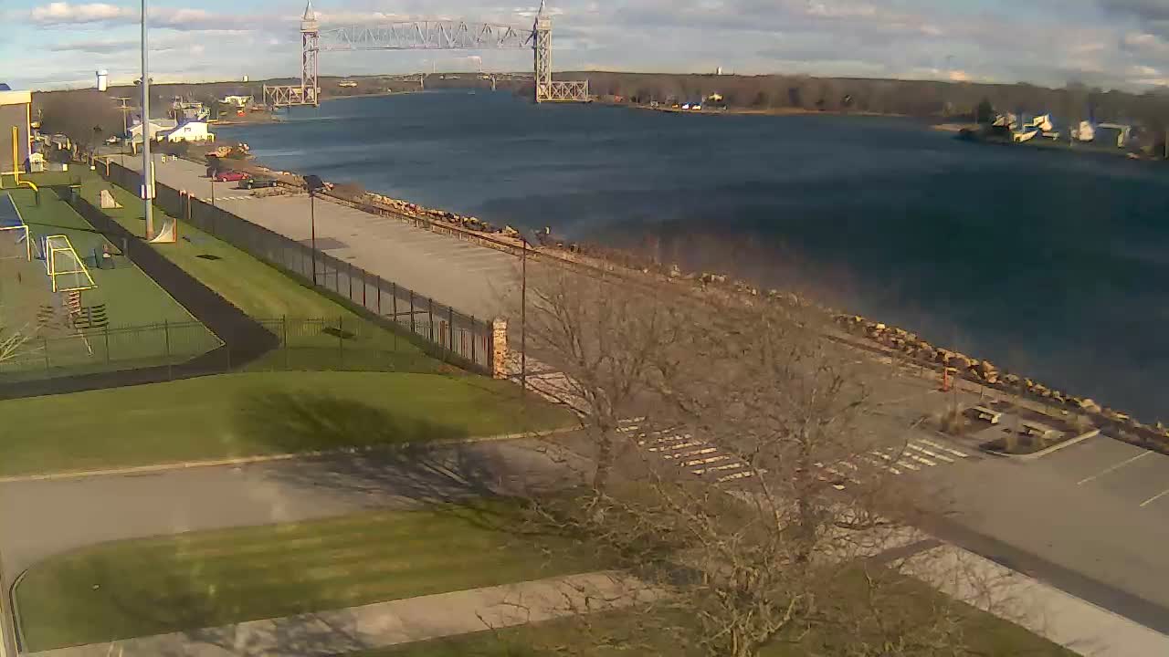 Cape Cod Canal & Railroad Bridge Live Cam - Bourne, Barnstable, Massachusetts, USA
