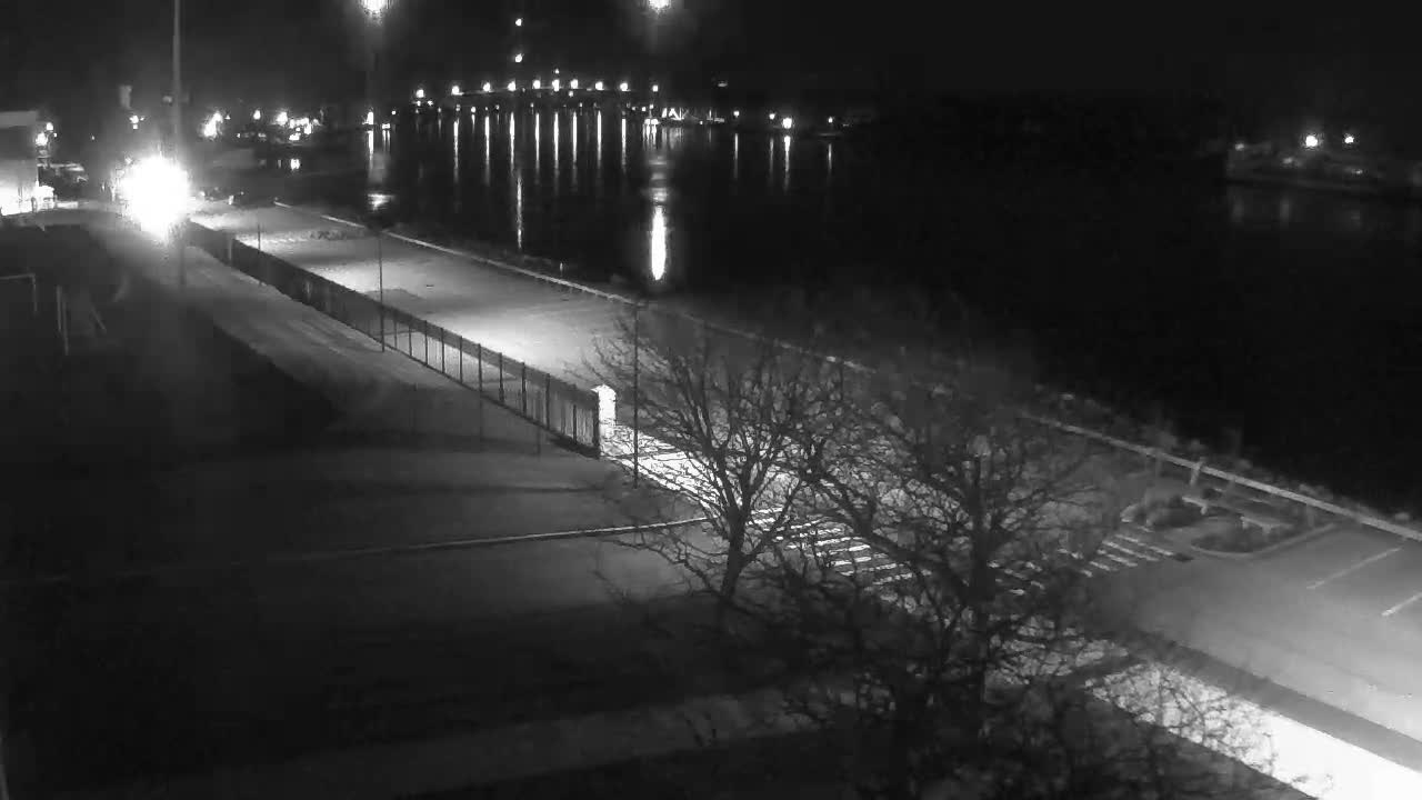 Cape Cod Canal & Railroad Bridge Live Cam - Bourne, Barnstable, Massachusetts, USA