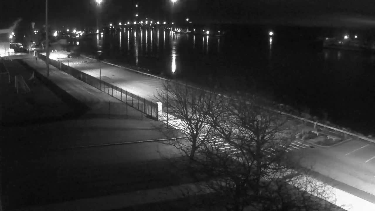 Cape Cod Canal & Railroad Bridge Live Cam - Bourne, Barnstable, Massachusetts, USA