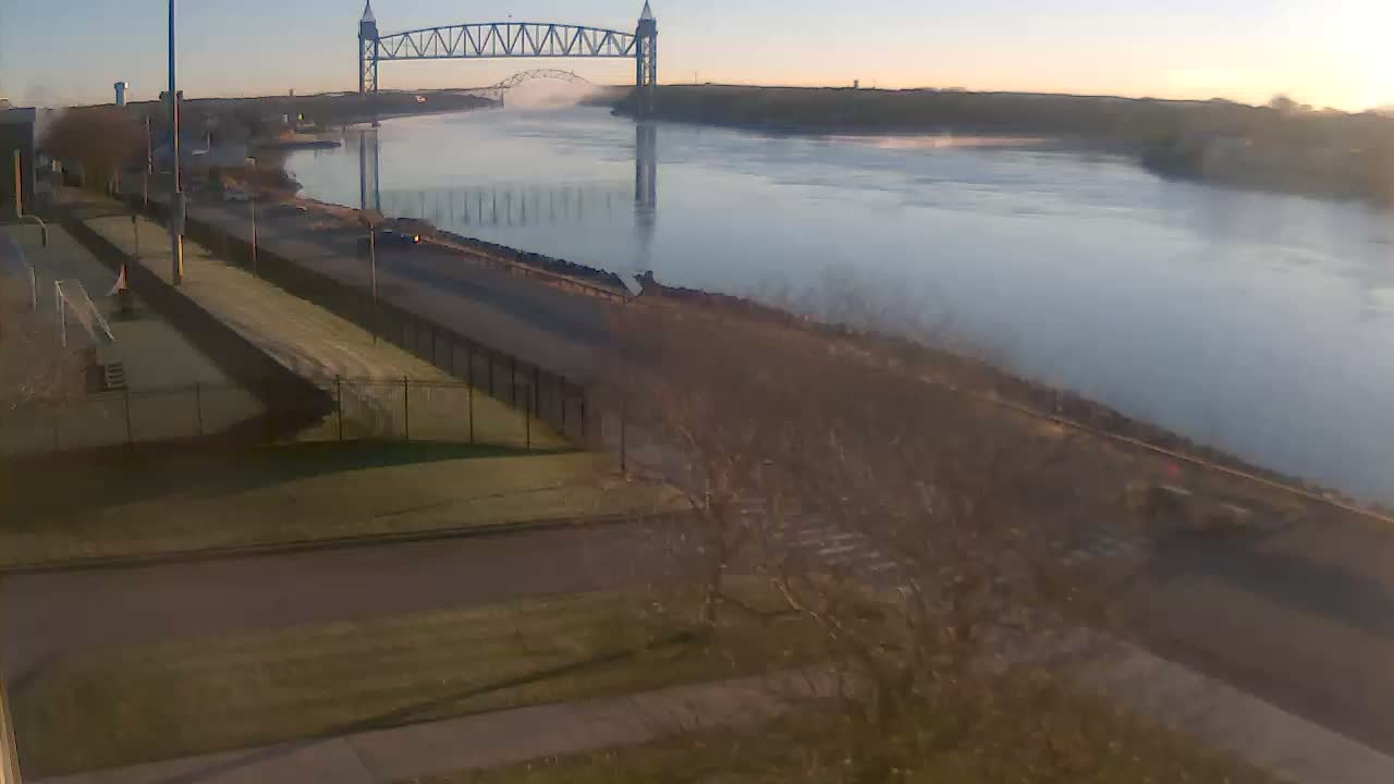 Cape Cod Canal & Railroad Bridge Live Cam - Bourne, Barnstable, Massachusetts, USA