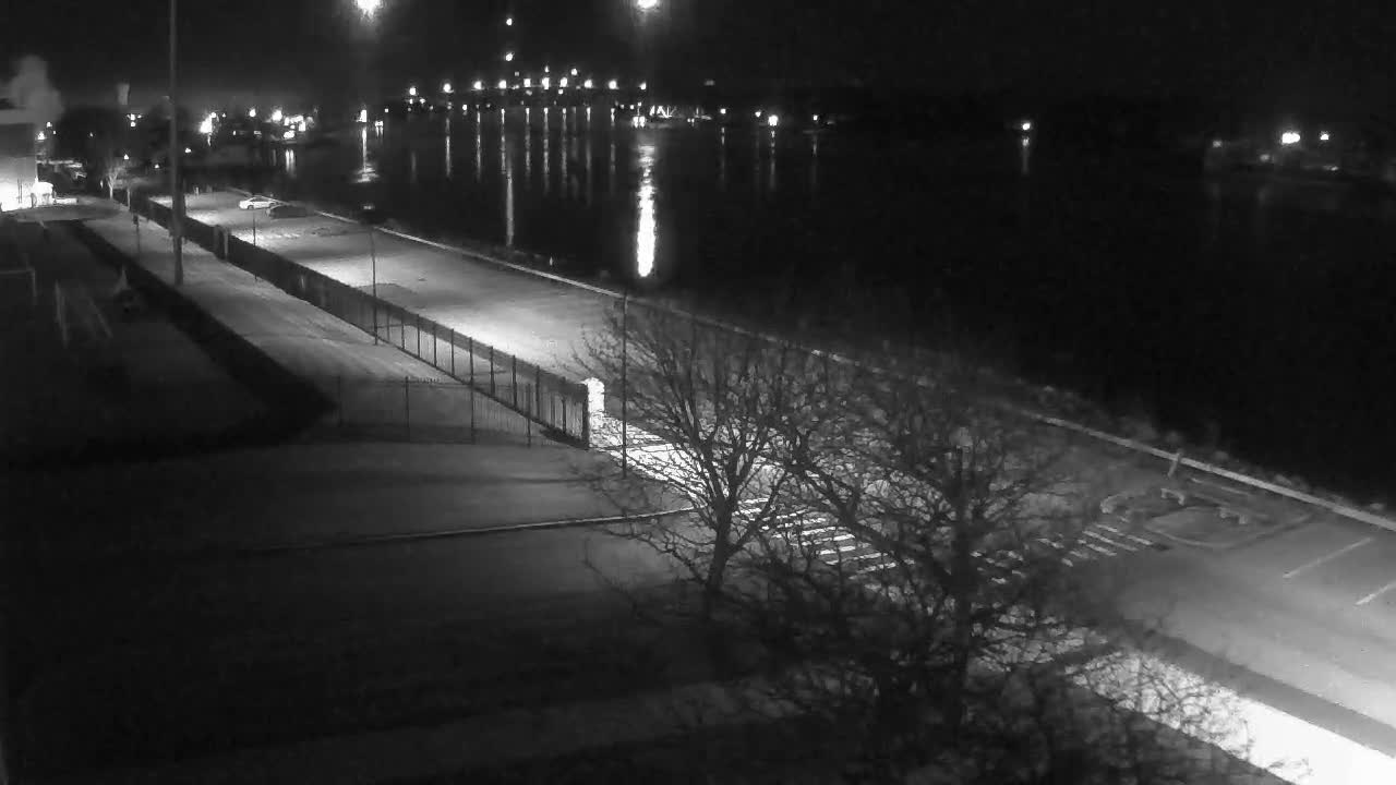 Cape Cod Canal & Railroad Bridge Live Cam - Bourne, Barnstable, Massachusetts, USA