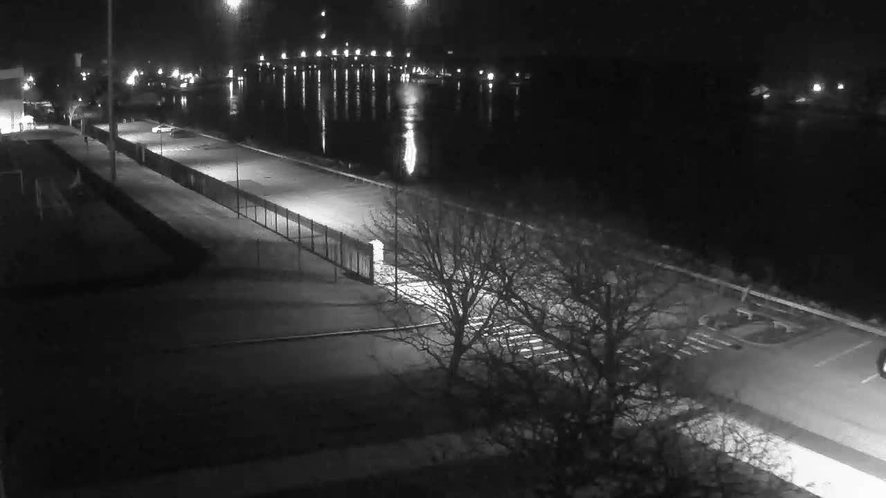 Cape Cod Canal & Railroad Bridge Live Cam - Bourne, Barnstable, Massachusetts, USA