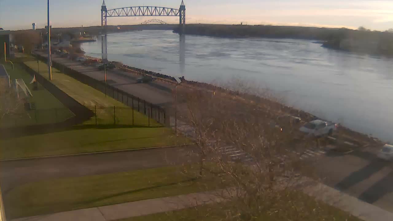 Cape Cod Canal & Railroad Bridge Live Cam - Bourne, Barnstable, Massachusetts, USA