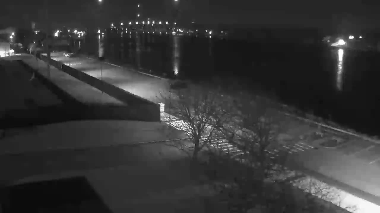 Cape Cod Canal & Railroad Bridge Live Cam - Bourne, Barnstable, Massachusetts, USA
