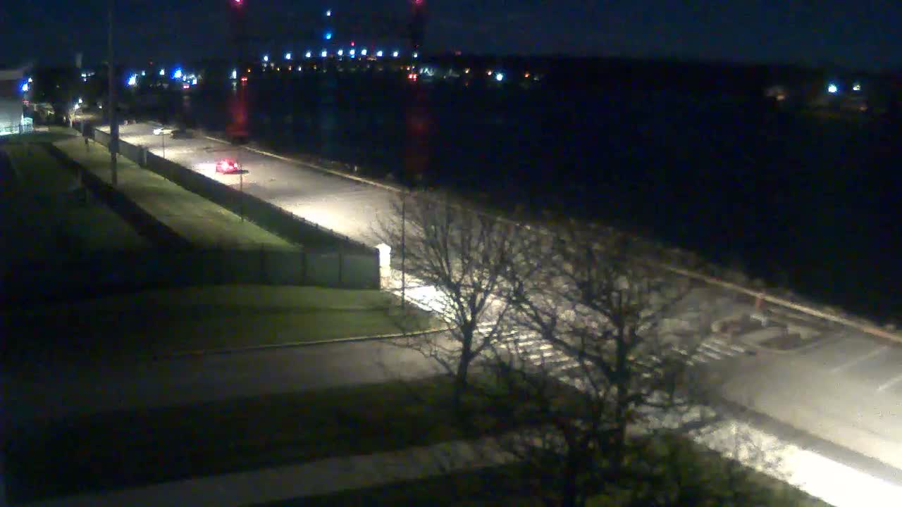 Cape Cod Canal & Railroad Bridge Live Cam - Bourne, Barnstable, Massachusetts, USA