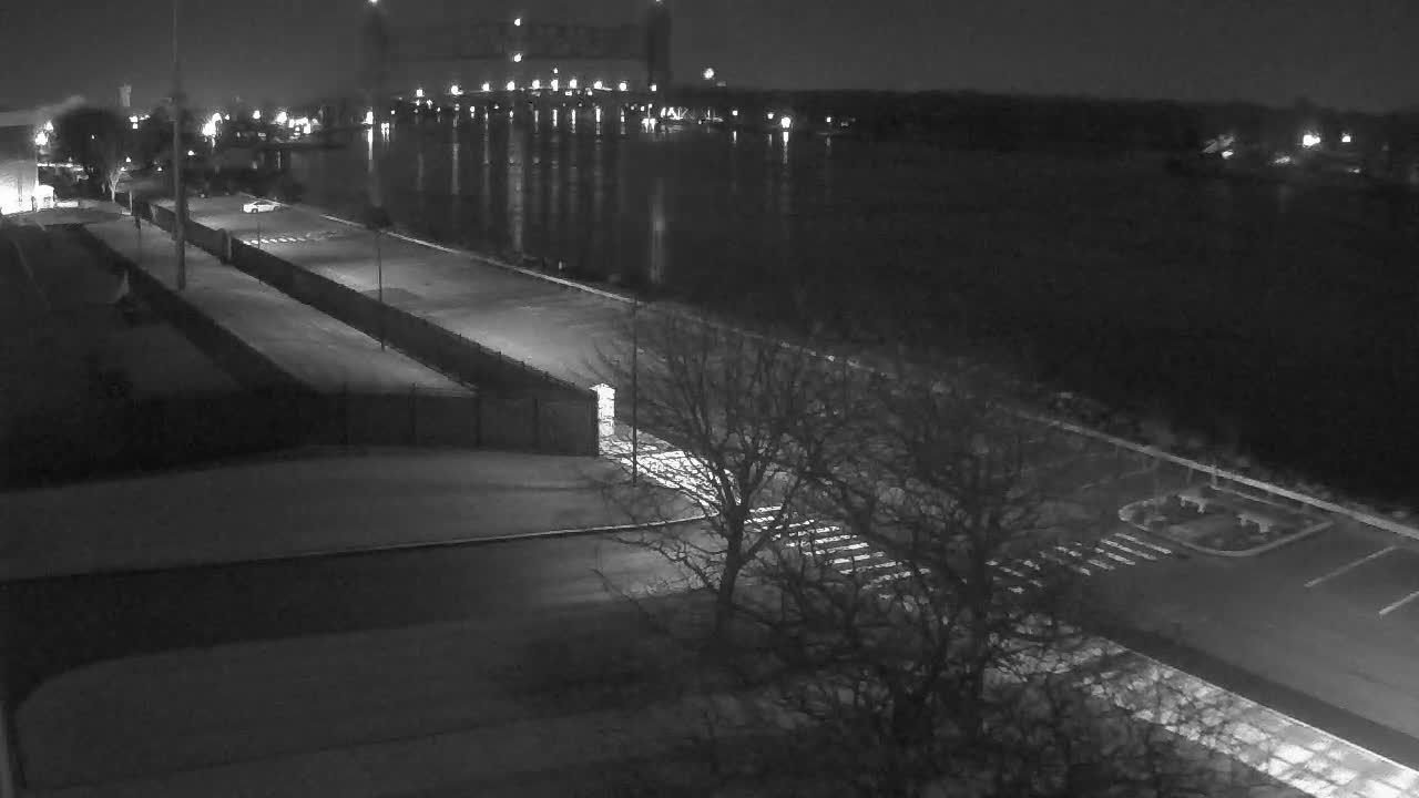 Cape Cod Canal & Railroad Bridge Live Cam - Bourne, Barnstable, Massachusetts, USA