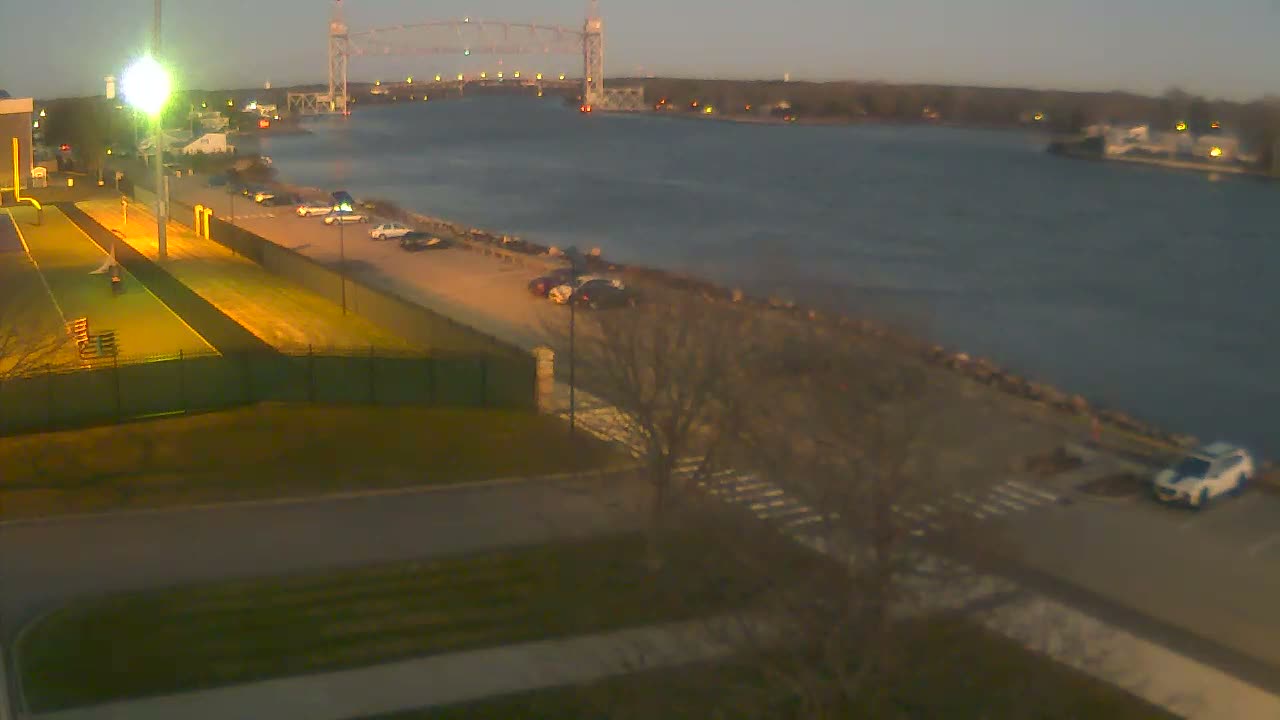 Cape Cod Canal & Railroad Bridge Live Cam - Bourne, Barnstable, Massachusetts, USA