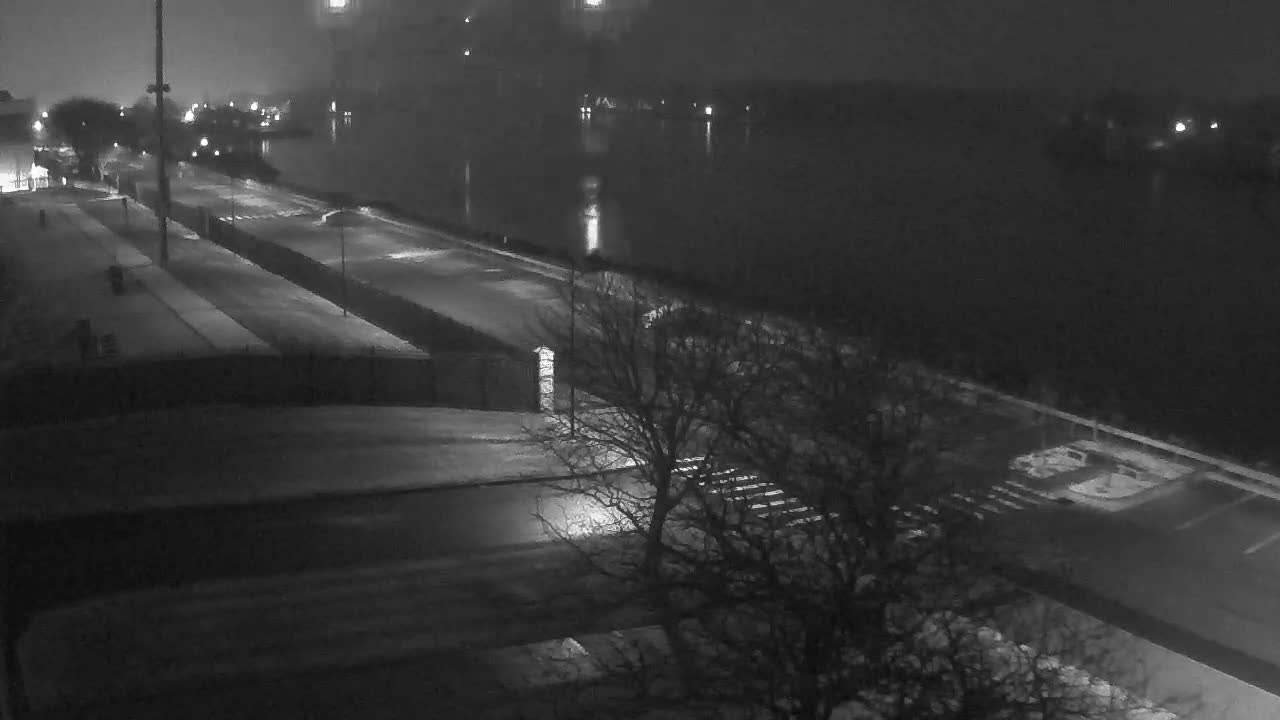 Cape Cod Canal & Railroad Bridge Live Cam - Bourne, Barnstable, Massachusetts, USA