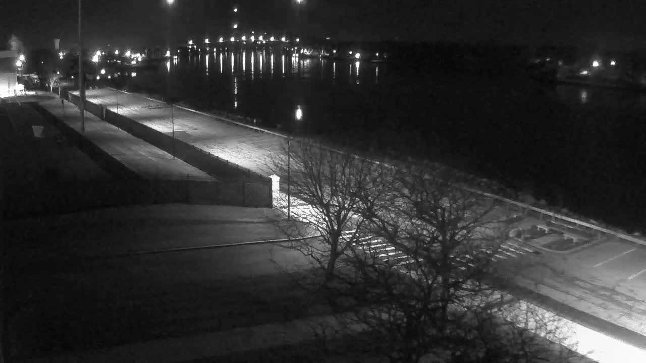 Cape Cod Canal & Railroad Bridge Live Cam - Bourne, Barnstable, Massachusetts, USA