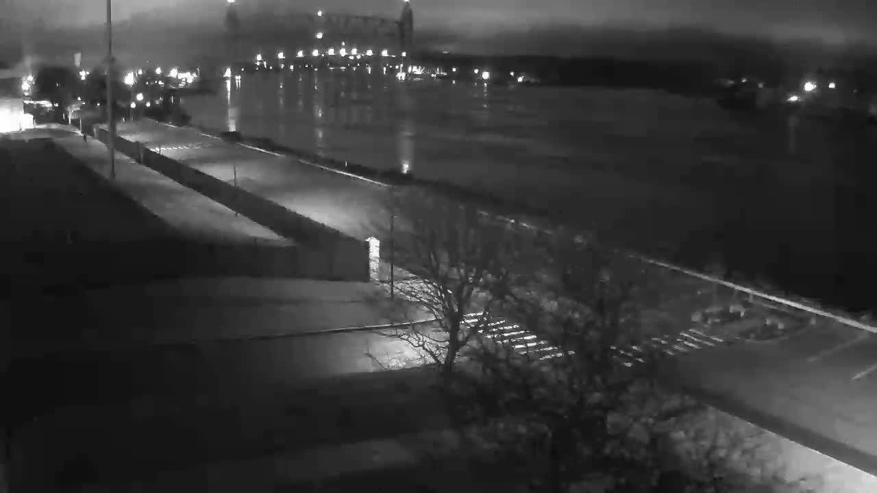 Cape Cod Canal & Railroad Bridge Live Cam - Bourne, Barnstable, Massachusetts, USA