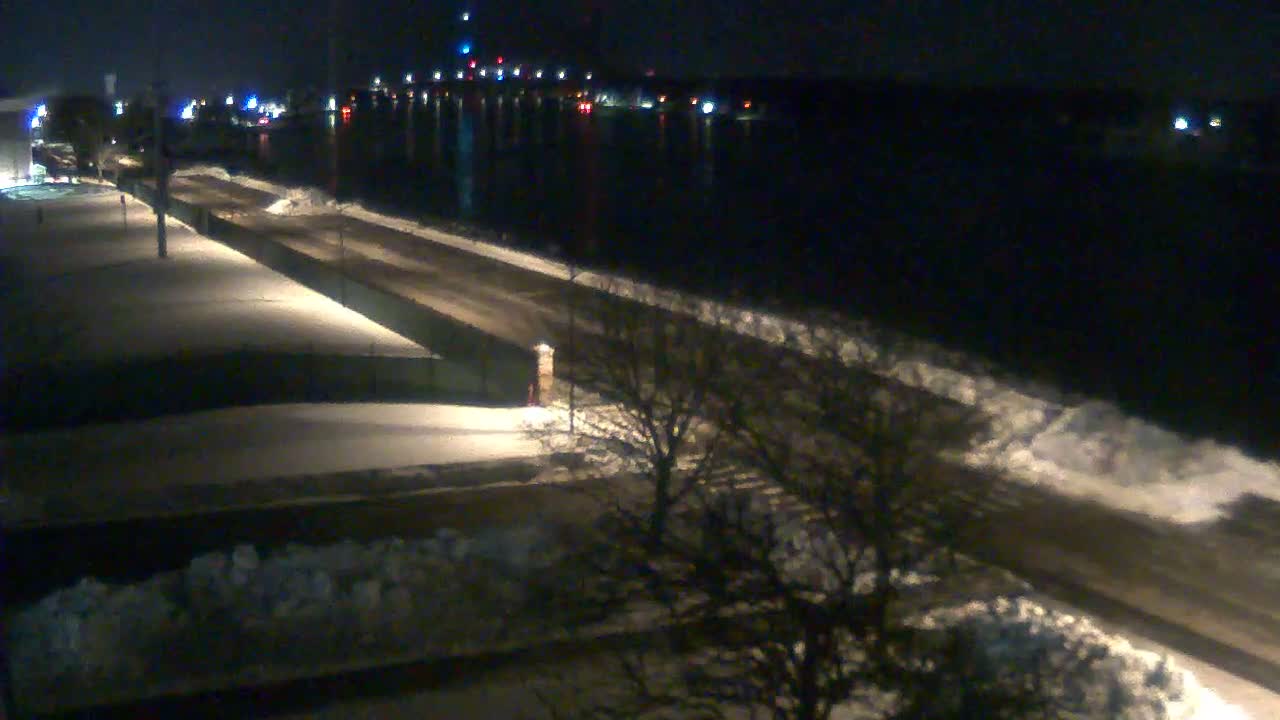 Cape Cod Canal & Railroad Bridge Live Cam - Bourne, Barnstable, Massachusetts, USA