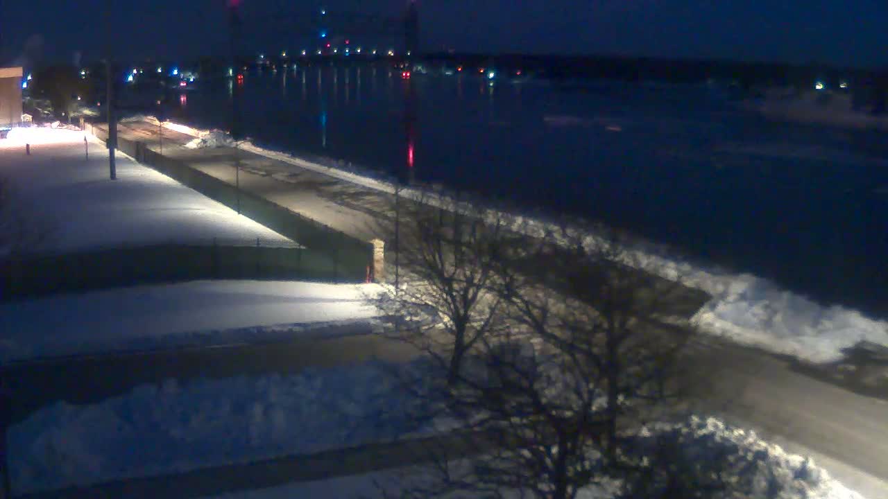 Cape Cod Canal & Railroad Bridge Live Cam - Bourne, Barnstable, Massachusetts, USA