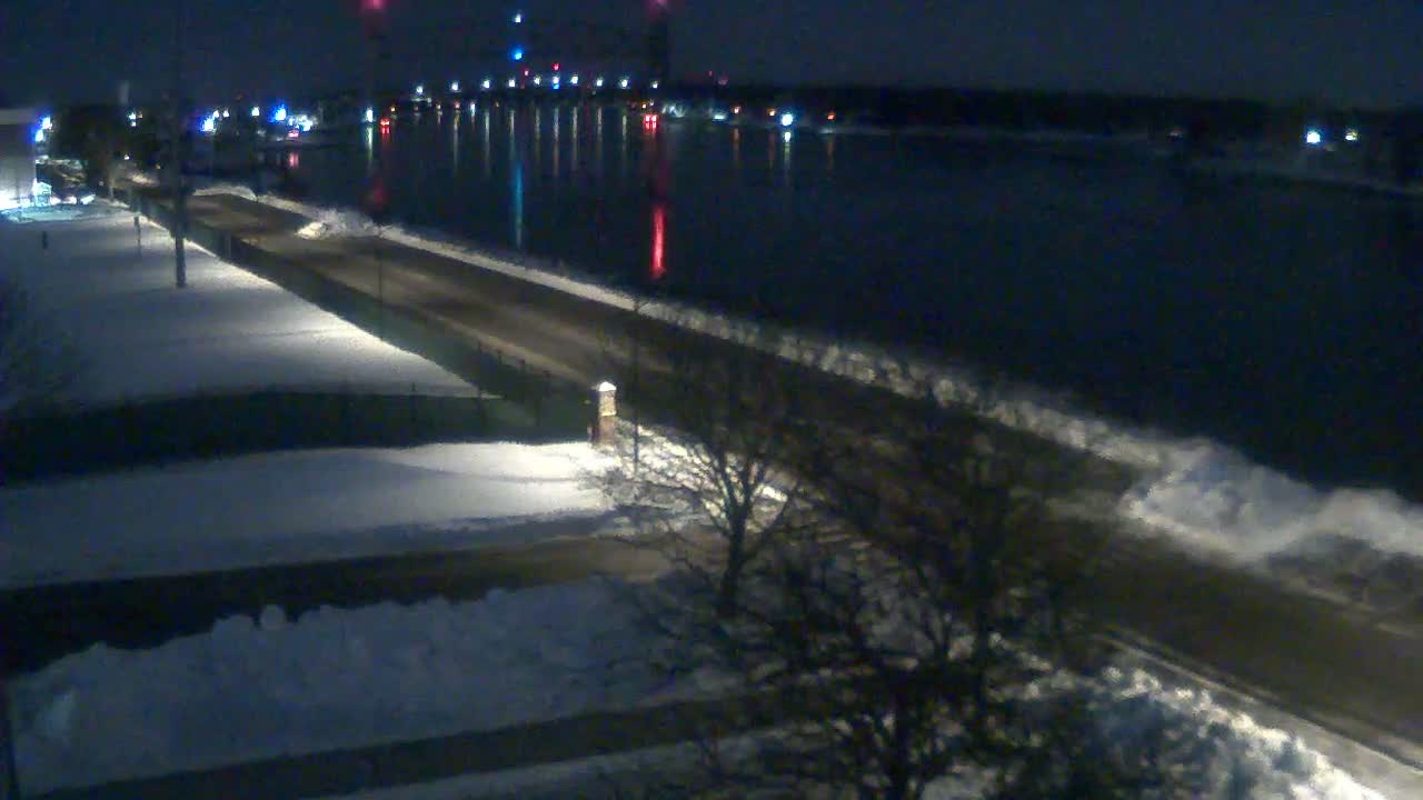 Cape Cod Canal & Railroad Bridge Live Cam - Bourne, Barnstable, Massachusetts, USA
