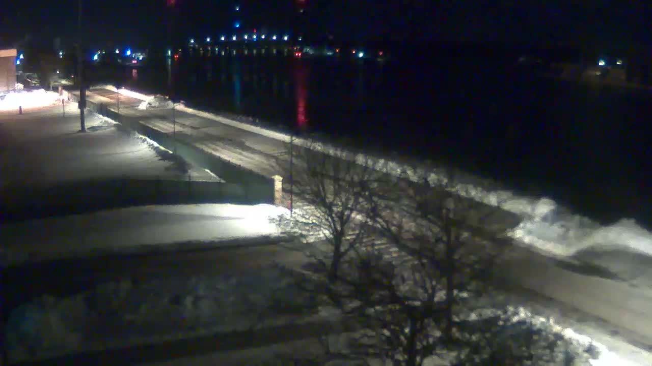 Cape Cod Canal & Railroad Bridge Live Cam - Bourne, Barnstable, Massachusetts, USA