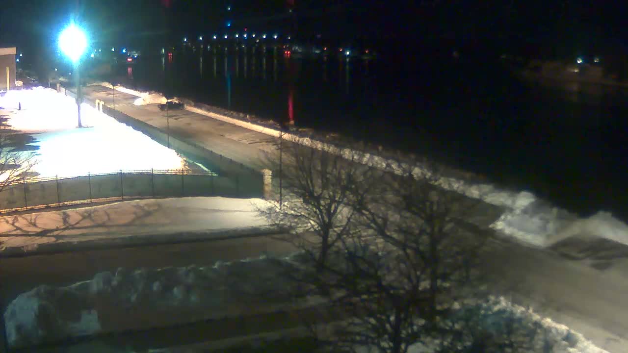 Cape Cod Canal & Railroad Bridge Live Cam - Bourne, Barnstable, Massachusetts, USA