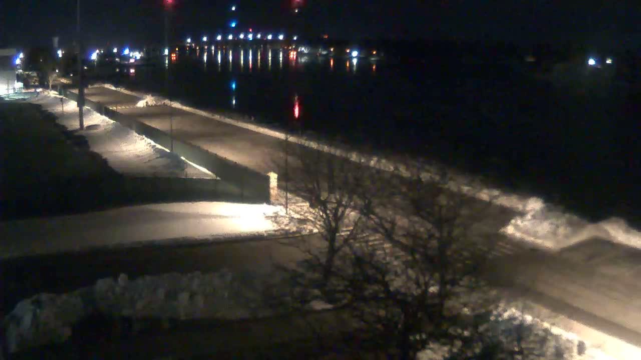 Cape Cod Canal & Railroad Bridge Live Cam - Bourne, Barnstable, Massachusetts, USA