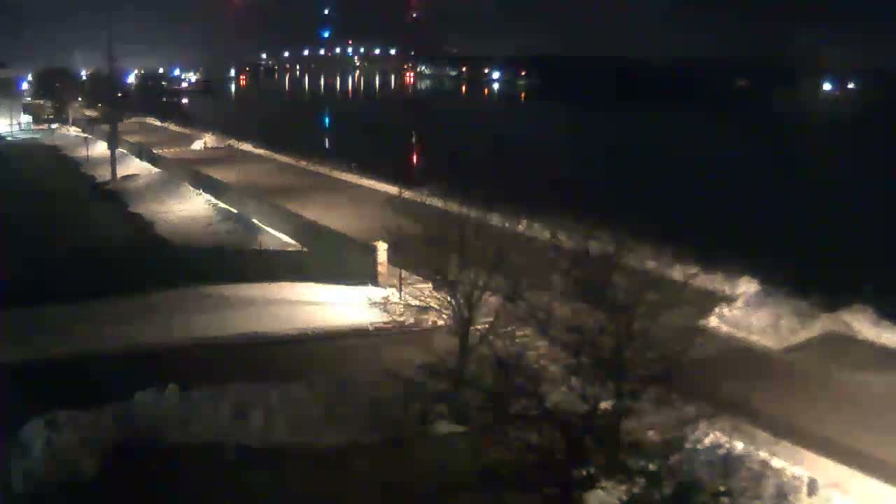 Cape Cod Canal & Railroad Bridge Live Cam - Bourne, Barnstable, Massachusetts, USA