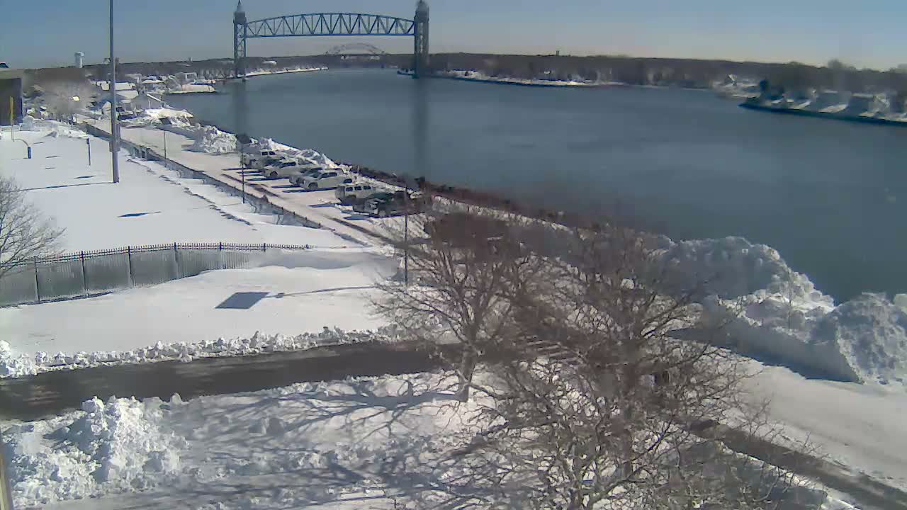 Cape Cod Canal & Railroad Bridge Live Cam - Bourne, Barnstable, Massachusetts, USA