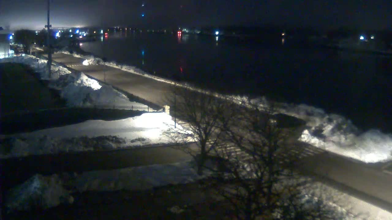 Cape Cod Canal & Railroad Bridge Live Cam - Bourne, Barnstable, Massachusetts, USA