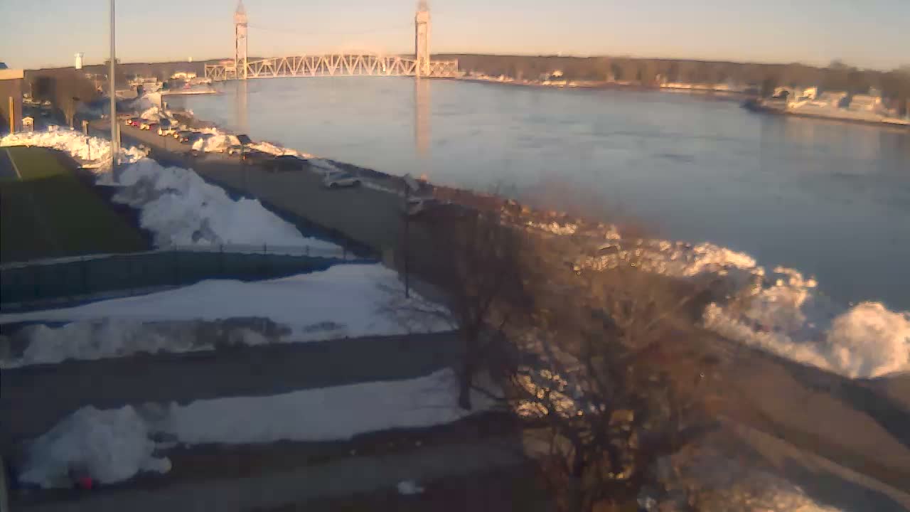 Cape Cod Canal & Railroad Bridge Live Cam - Bourne, Barnstable, Massachusetts, USA