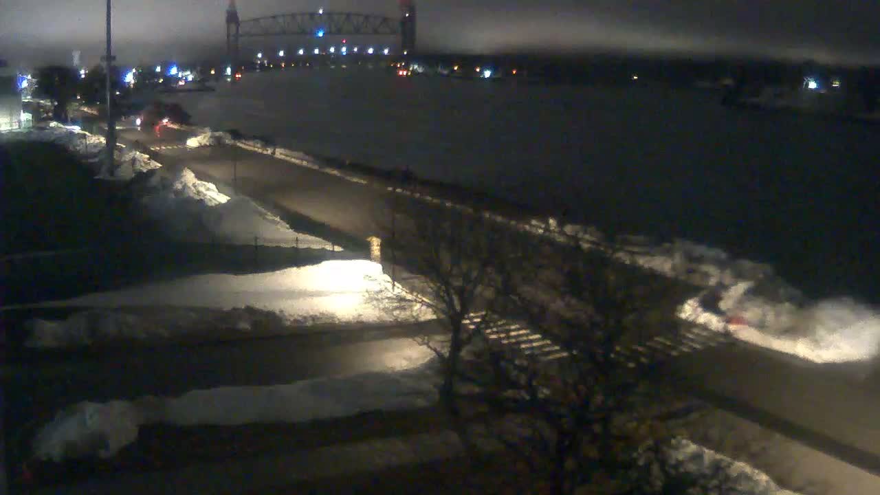 Cape Cod Canal & Railroad Bridge Live Cam - Bourne, Barnstable, Massachusetts, USA