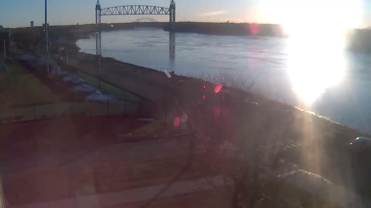 Cape Cod Canal & Railroad Bridge Live Cam - Bourne, Barnstable, Massachusetts, USA