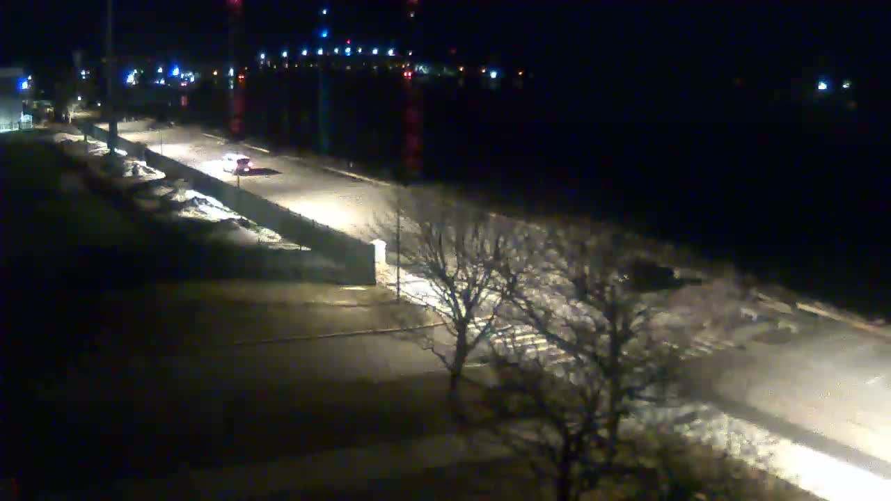 Cape Cod Canal & Railroad Bridge Live Cam - Bourne, Barnstable, Massachusetts, USA