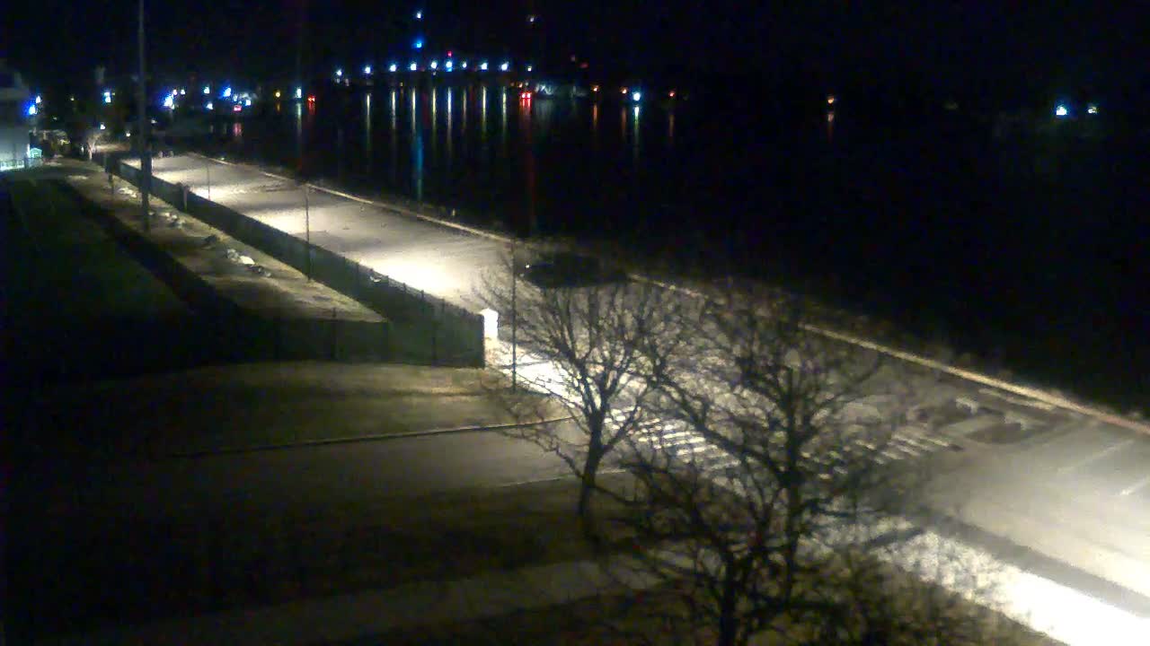 Cape Cod Canal & Railroad Bridge Live Cam - Bourne, Barnstable, Massachusetts, USA