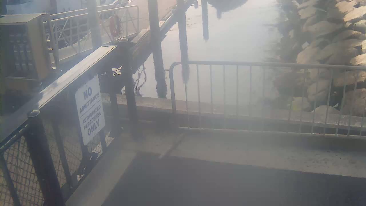 Bourne, Massachusetts Maritime Academy Pier Live Cam - Bourne, Barnstable, Massachusetts, USA