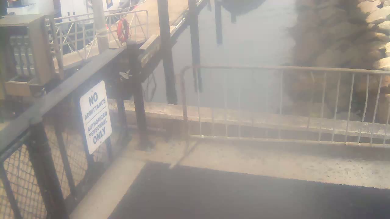 Bourne, Massachusetts Maritime Academy Pier Live Cam - Bourne, Barnstable, Massachusetts, USA