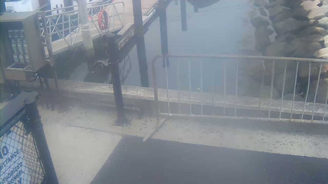 Bourne, Massachusetts Maritime Academy Pier Live Cam - Bourne, Barnstable, Massachusetts, USA