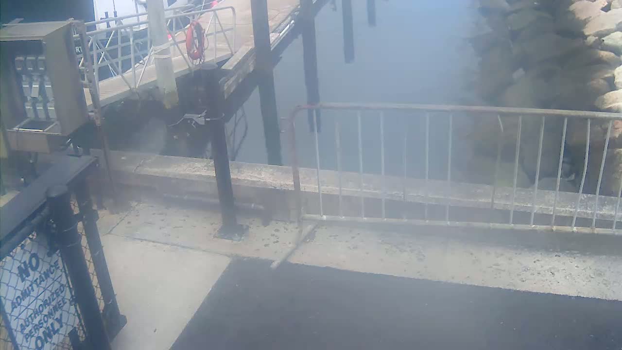 Bourne, Massachusetts Maritime Academy Pier Live Cam - Bourne, Barnstable, Massachusetts, USA