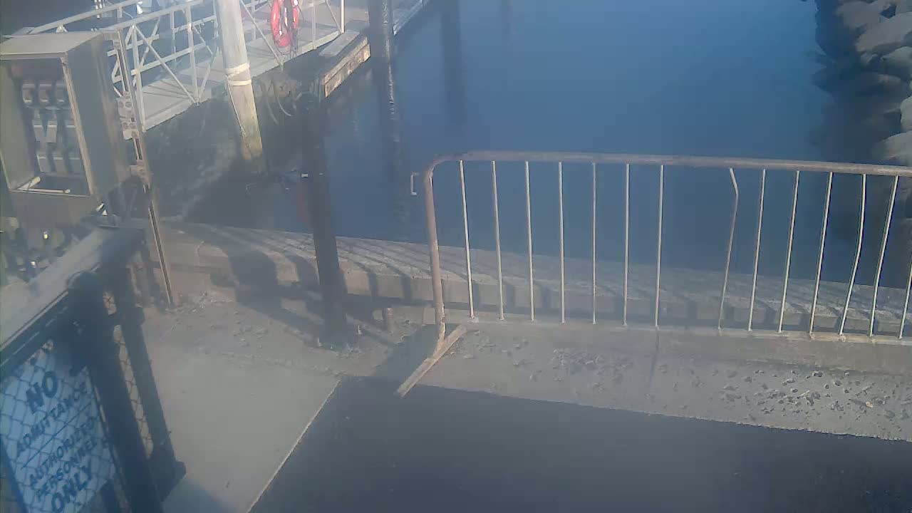 Bourne, Massachusetts Maritime Academy Pier Live Cam - Bourne, Barnstable, Massachusetts, USA