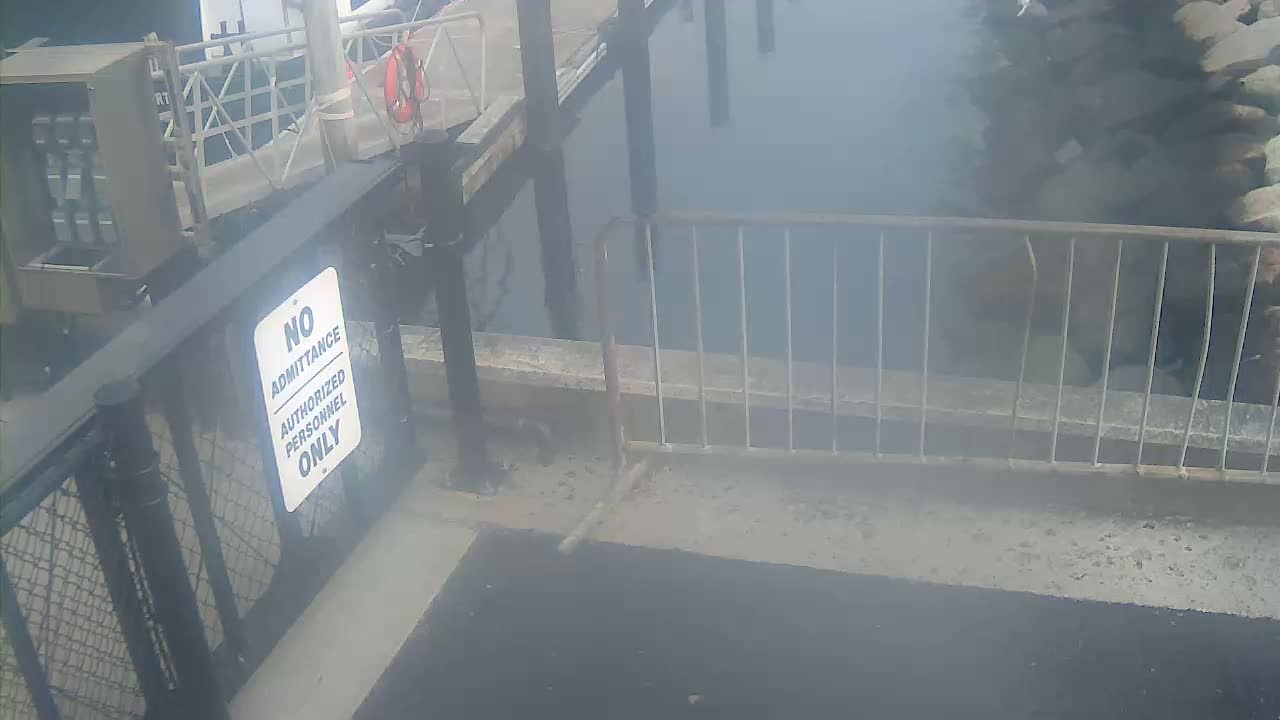 Bourne, Massachusetts Maritime Academy Pier Live Cam - Bourne, Barnstable, Massachusetts, USA