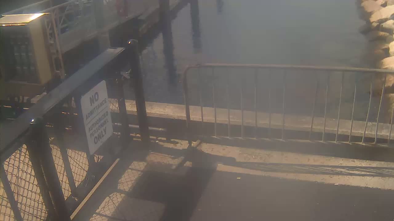 Bourne, Massachusetts Maritime Academy Pier Live Cam - Bourne, Barnstable, Massachusetts, USA