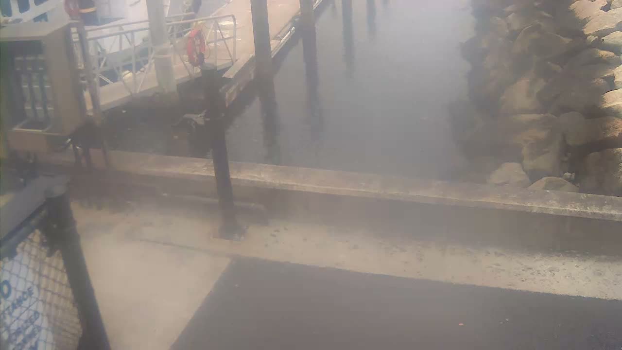 Bourne, Massachusetts Maritime Academy Pier Live Cam - Bourne, Barnstable, Massachusetts, USA