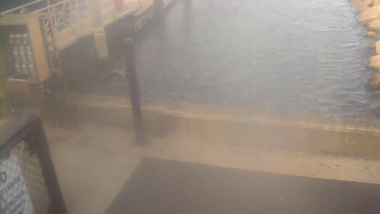 Bourne, Massachusetts Maritime Academy Pier Live Cam - Bourne, Barnstable, Massachusetts, USA