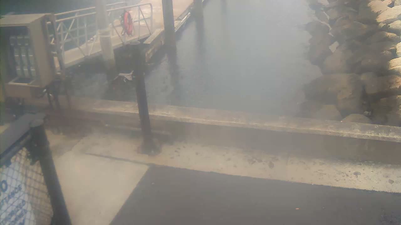 Bourne, Massachusetts Maritime Academy Pier Live Cam - Bourne, Barnstable, Massachusetts, USA