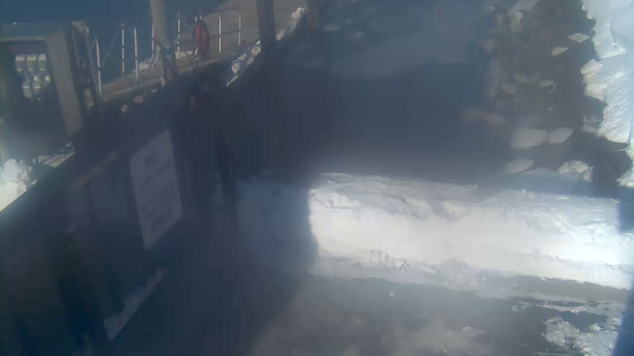Bourne, Massachusetts Maritime Academy Pier Live Cam - Bourne, Barnstable, Massachusetts, USA