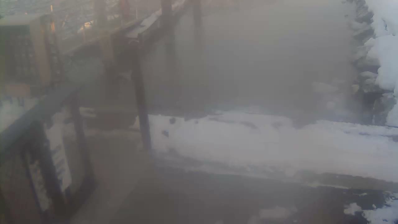 Bourne, Massachusetts Maritime Academy Pier Live Cam - Bourne, Barnstable, Massachusetts, USA