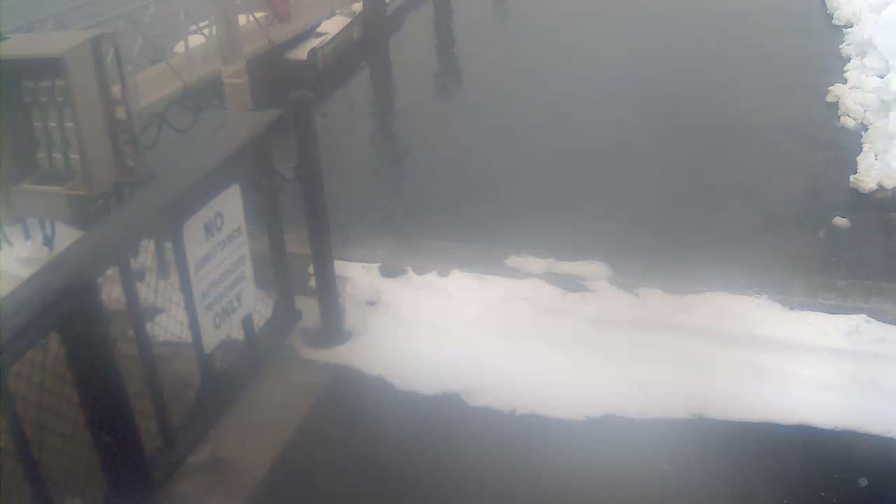 Bourne, Massachusetts Maritime Academy Pier Live Cam - Bourne, Barnstable, Massachusetts, USA