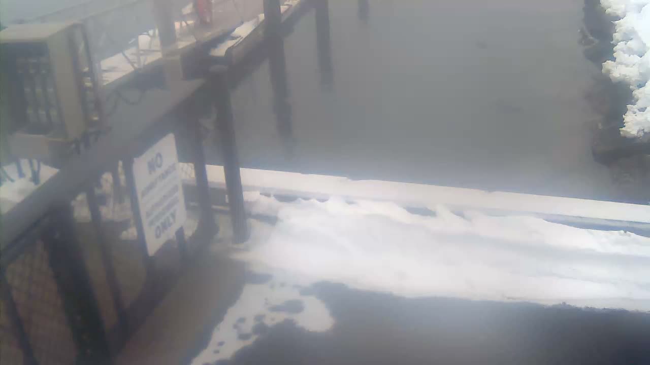 Bourne, Massachusetts Maritime Academy Pier Live Cam - Bourne, Barnstable, Massachusetts, USA