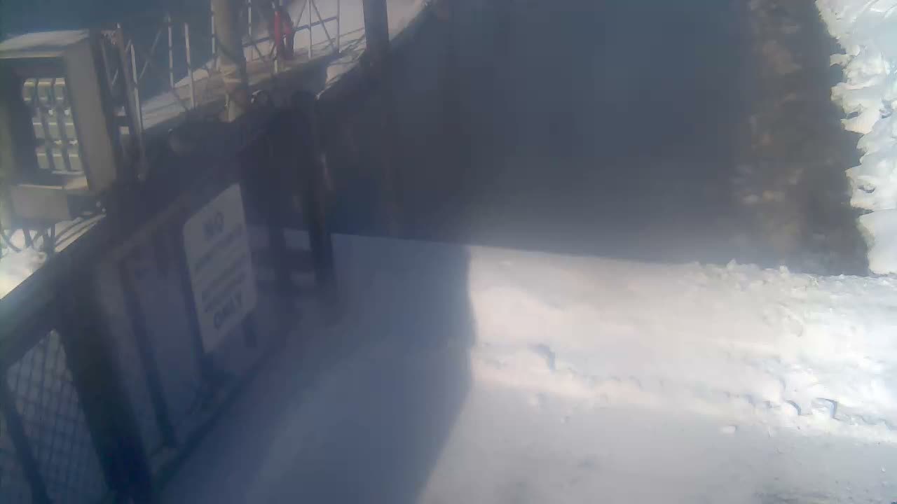 Bourne, Massachusetts Maritime Academy Pier Live Cam - Bourne, Barnstable, Massachusetts, USA